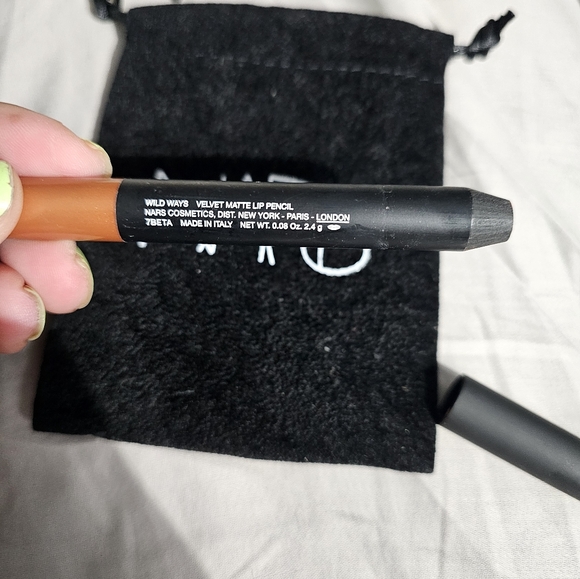 Reposhing NARS Wild Ways Velvet Matte Lip Pencil - Picture 2 of 3